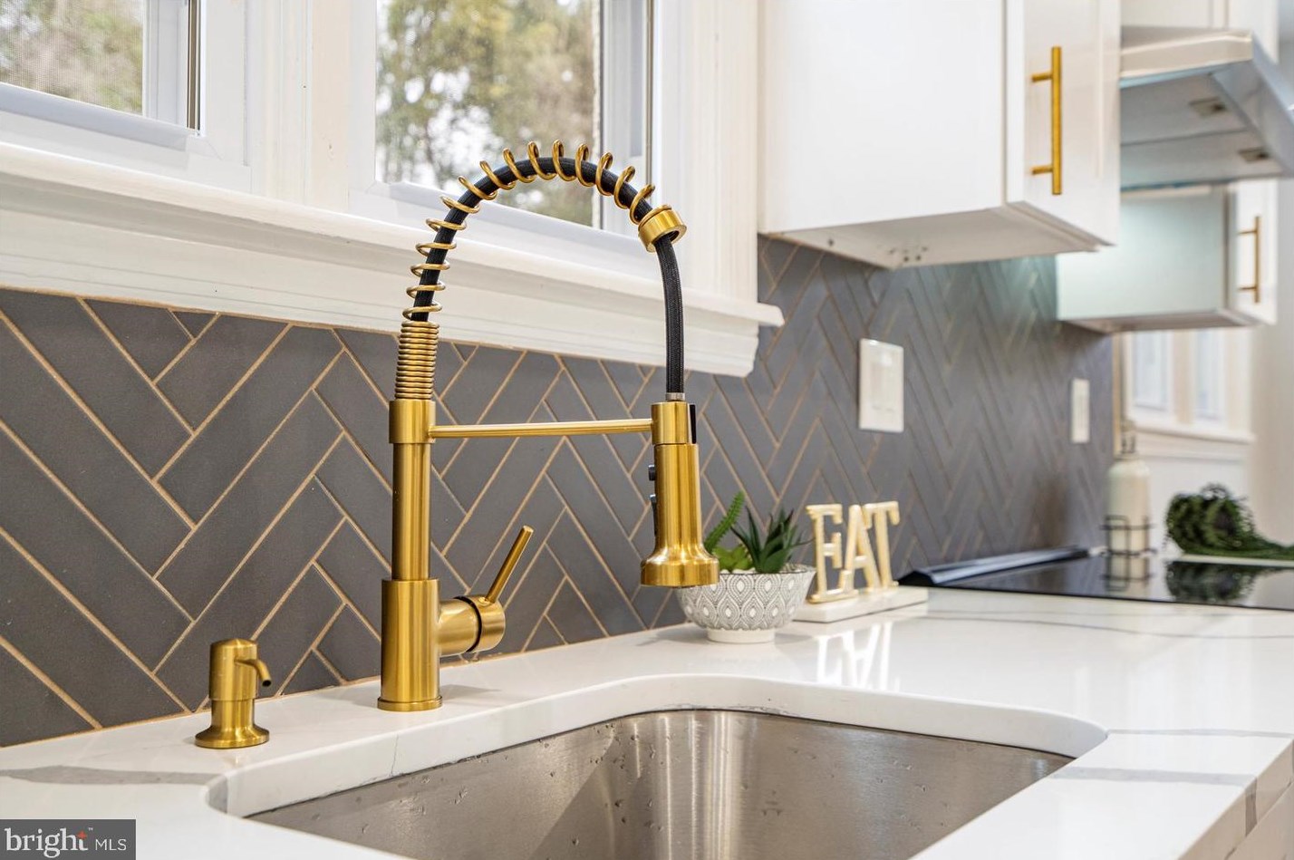 904 Stevenson Ln, Baltimore MD  21286-7916 exterior