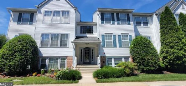 18 Surrey Ln, Baltimore, MD 21236-4833