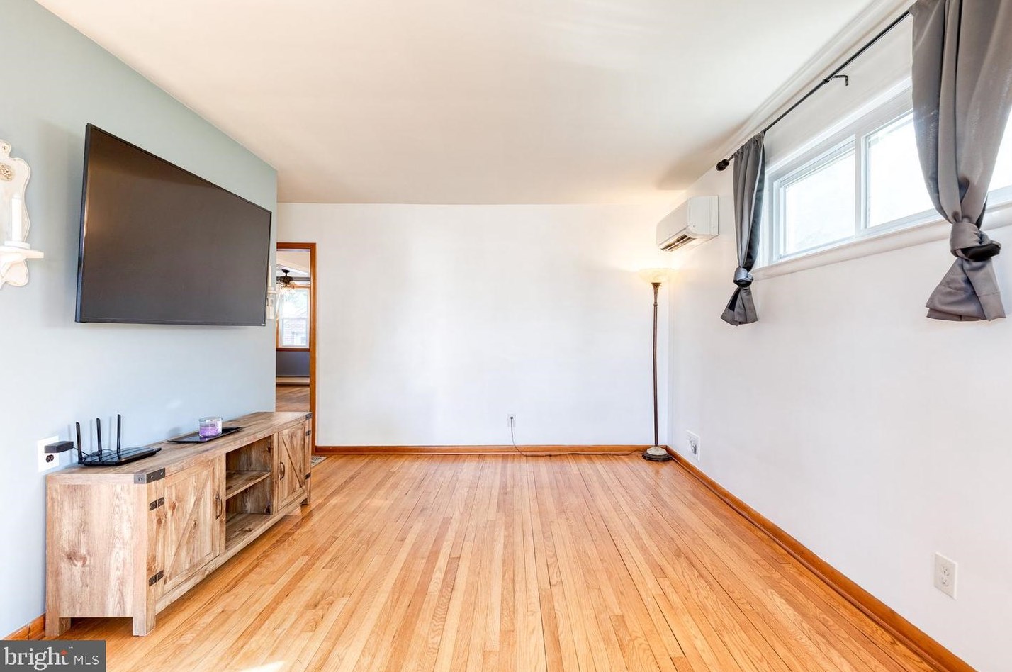 322 Savannah Rd, Baltimore MD 21221-4813 exterior