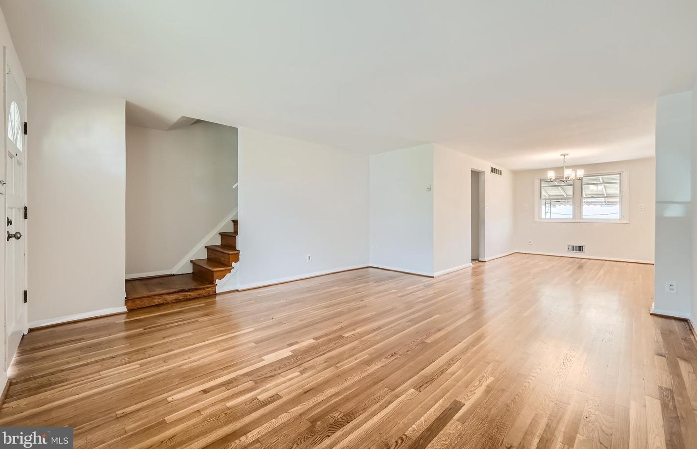 914 Foxwood Ln, Baltimore, MD 21221-5928