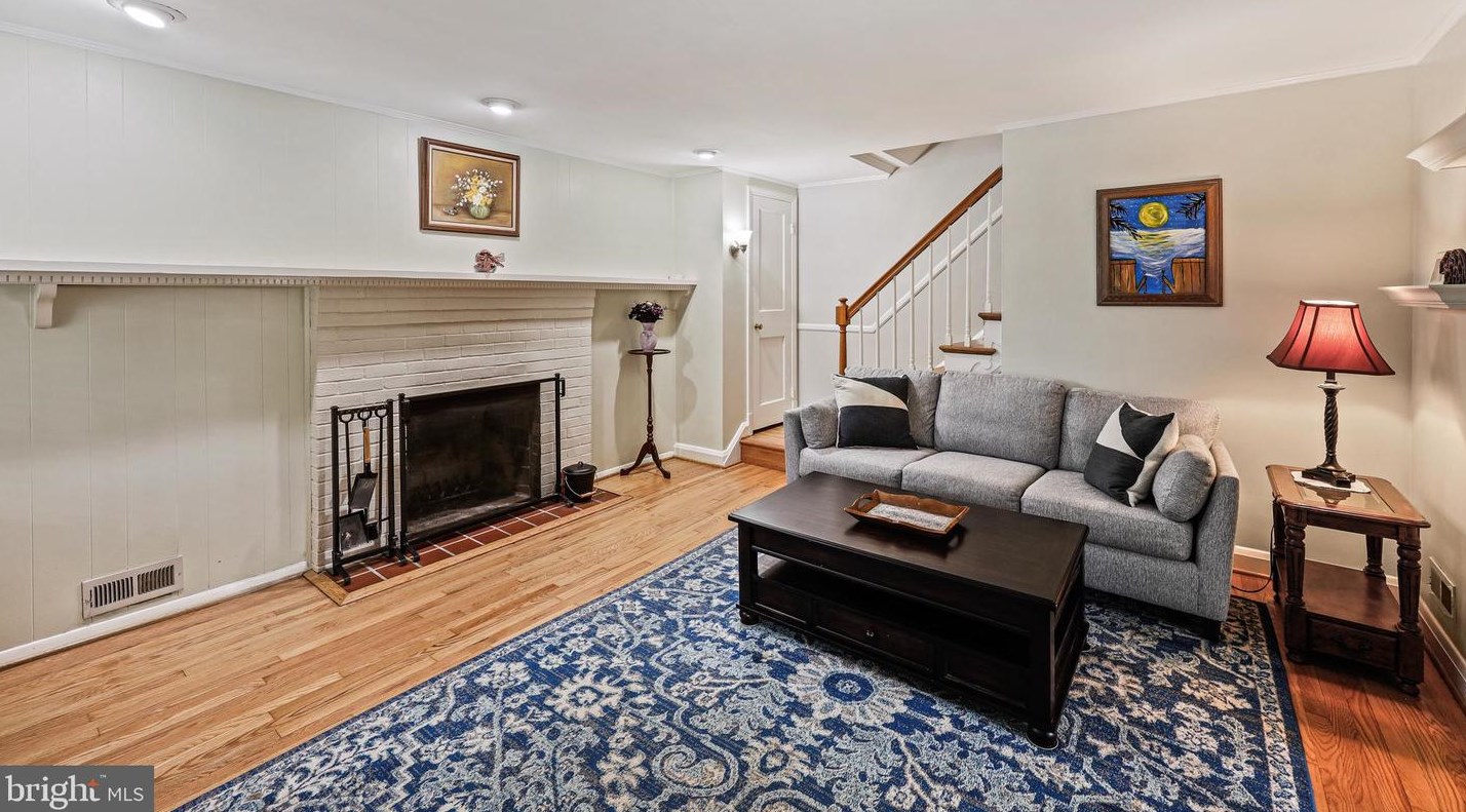 8301 Pleasant Plains Rd, Baltimore MD  21286-8240 exterior