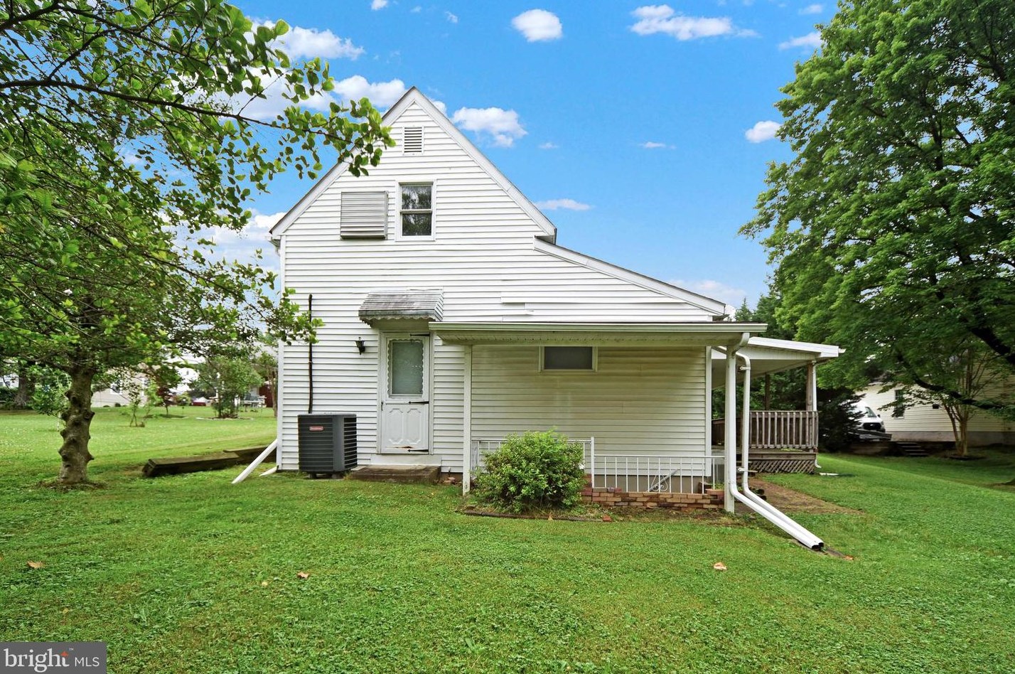 4617 Ridge Rd, Baltimore, MD 21236-3815