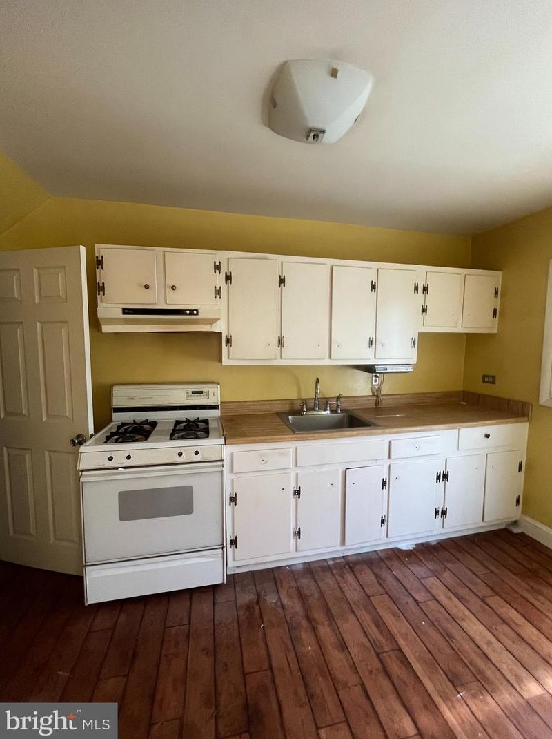 14 Bladen Rd, Baltimore, MD 21221-3721
