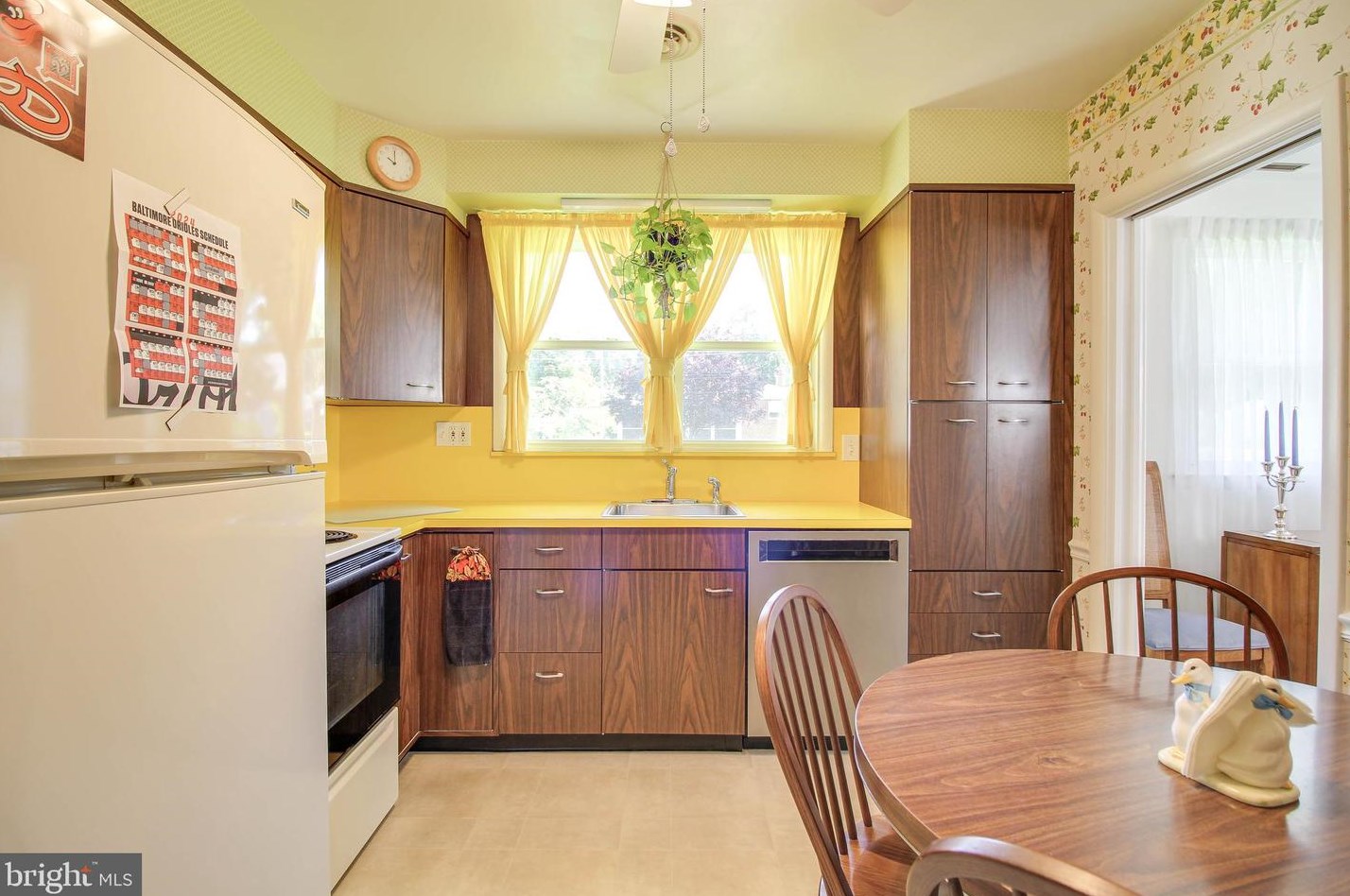 1922 Drummond Rd, Baltimore MD  21228-4206 exterior