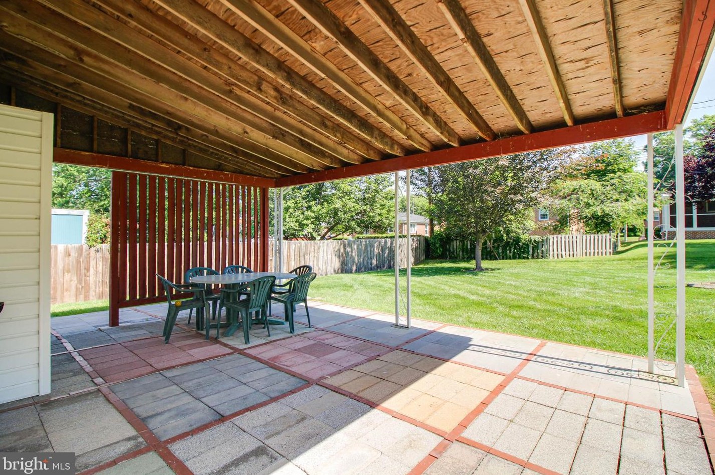 1922 Drummond Rd, Baltimore MD  21228-4206 exterior