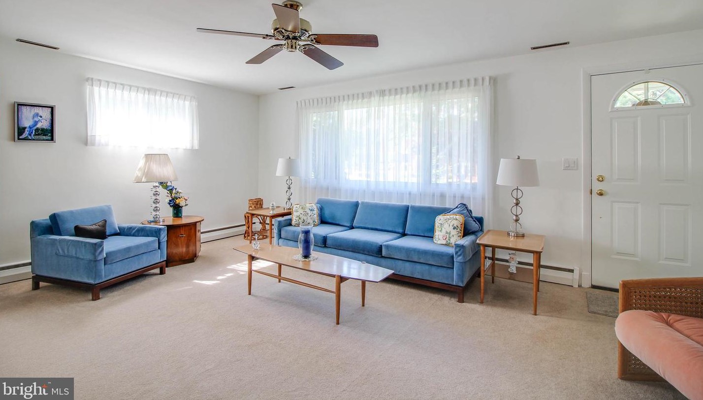 1922 Drummond Rd, Baltimore MD  21228-4206 exterior