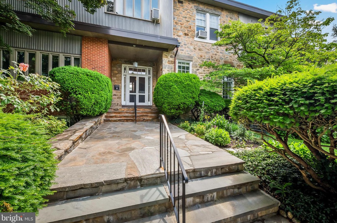 6003 Lakehurst Dr, Baltimore, MD 21210-1037