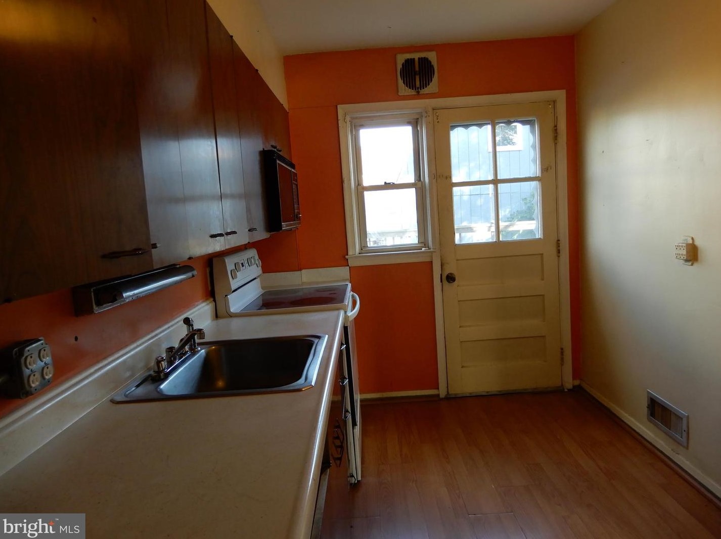 7223 Bridgewood Dr, Baltimore MD  21224-1901 exterior