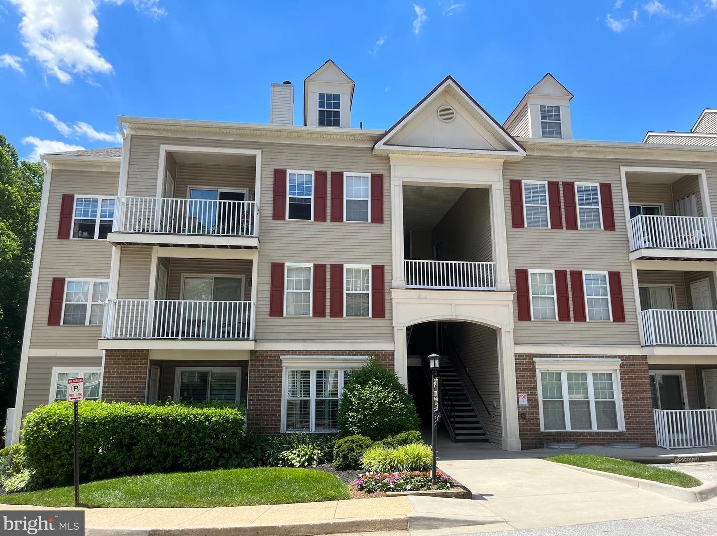 2201 Falls Gable Ln, Baltimore MD  21209-5231 exterior