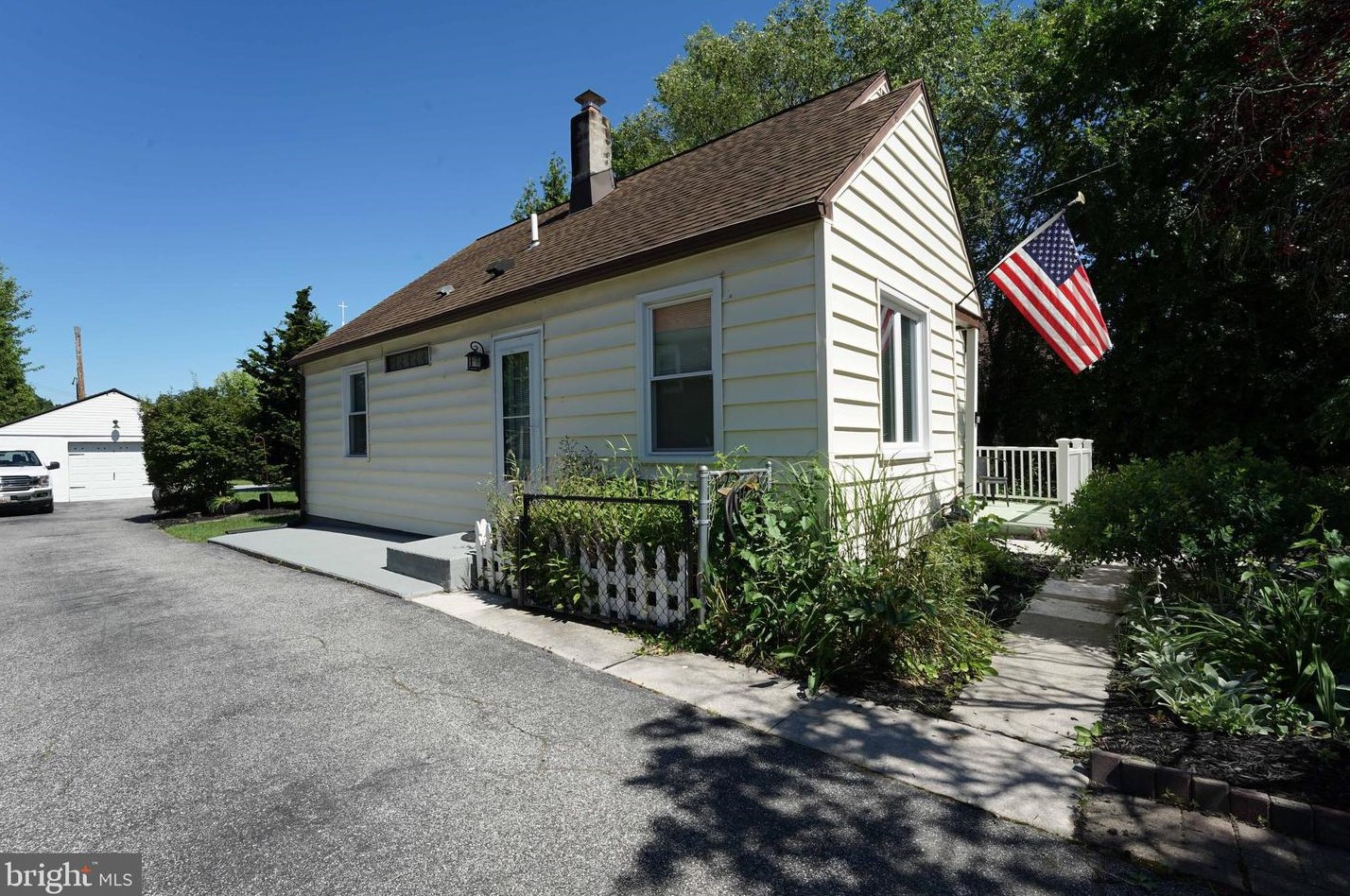 8707 Eddington Rd, Baltimore, MD 21234-3501
