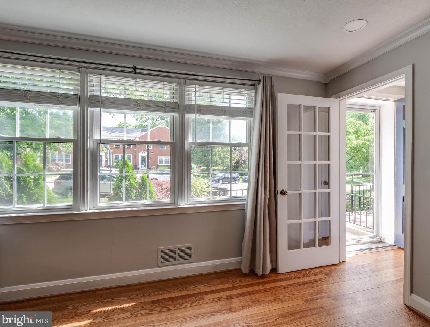 1516 Cottage Ln, Baltimore MD 21286-8012 exterior