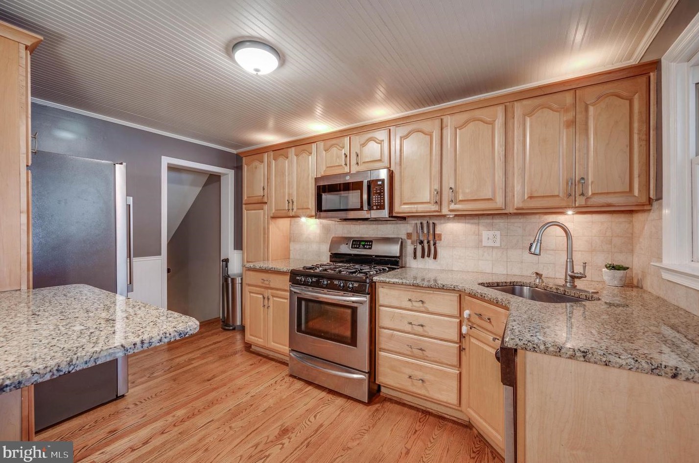 1516 Cottage Ln, Baltimore MD 21286-8012 exterior