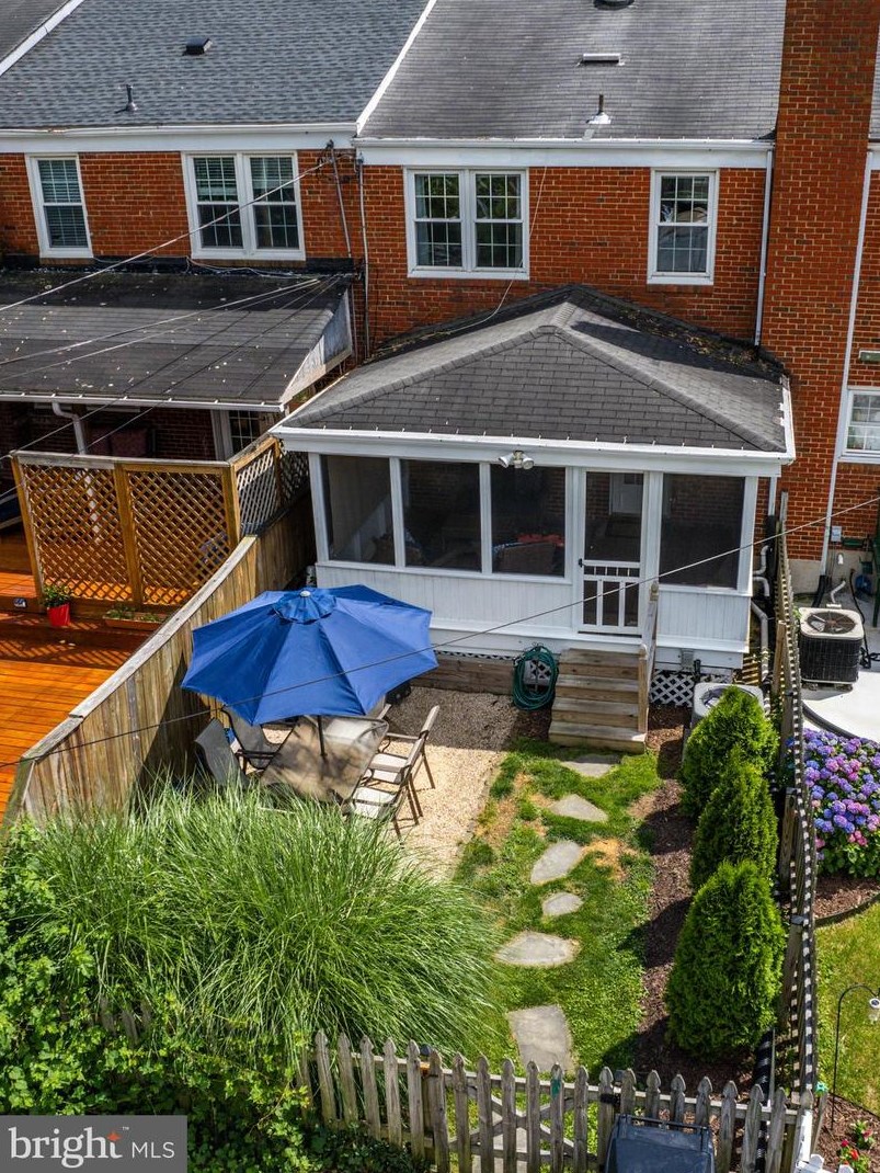 1516 Cottage Ln, Baltimore MD 21286-8012 exterior