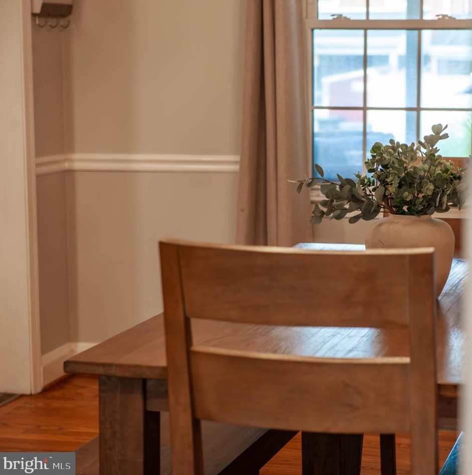 1516 Cottage Ln, Baltimore MD 21286-8012 exterior