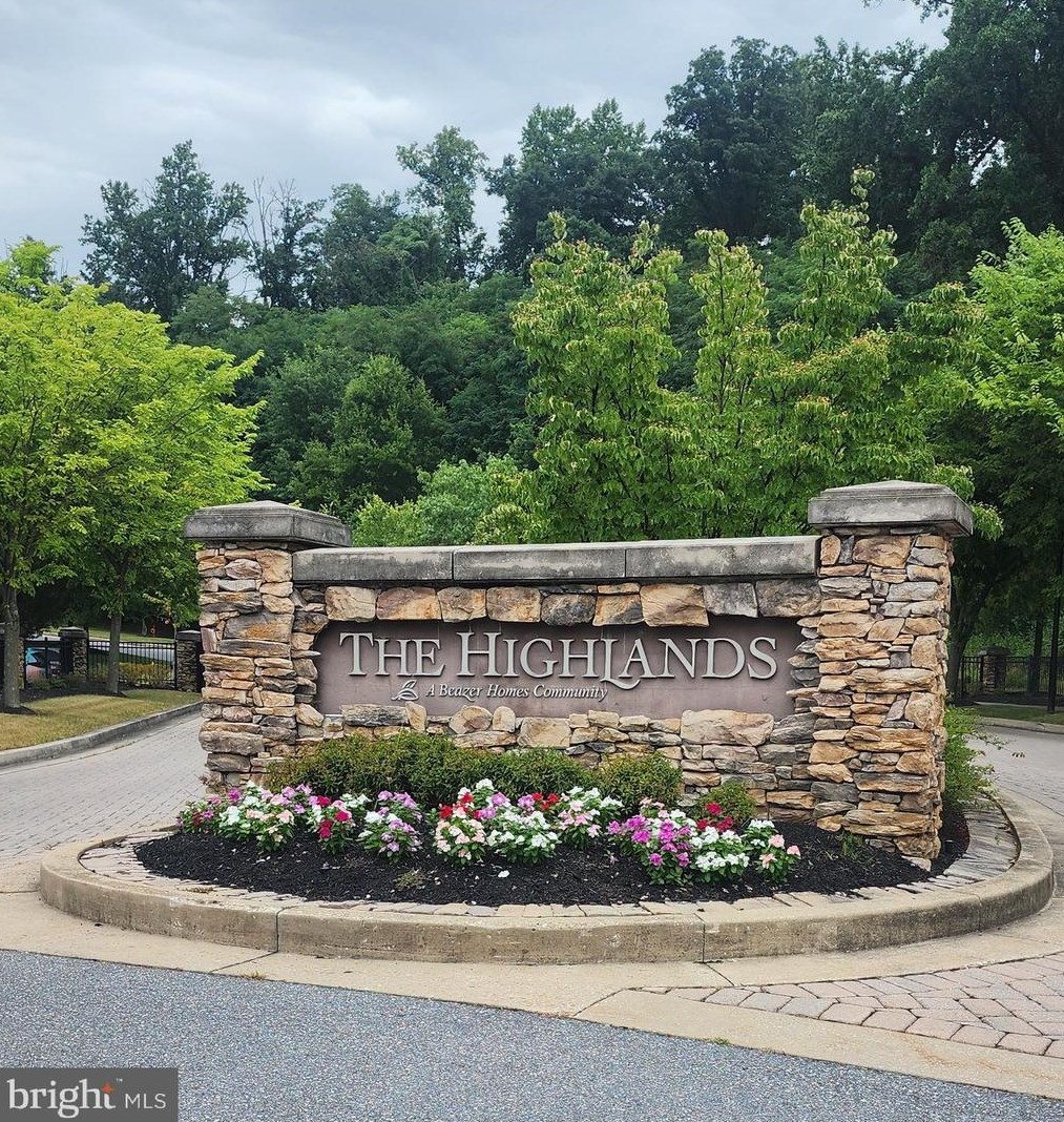 7400 Travertine Dr, Baltimore, MD 21209-5278
