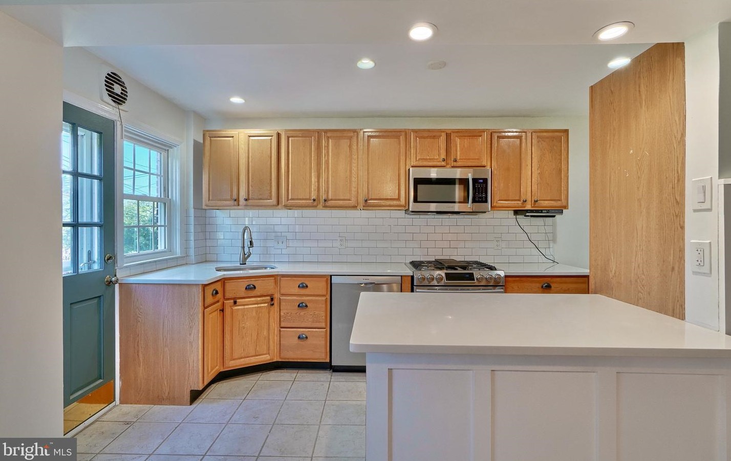 219 Stanmore Rd, Baltimore MD  21212-1135 exterior