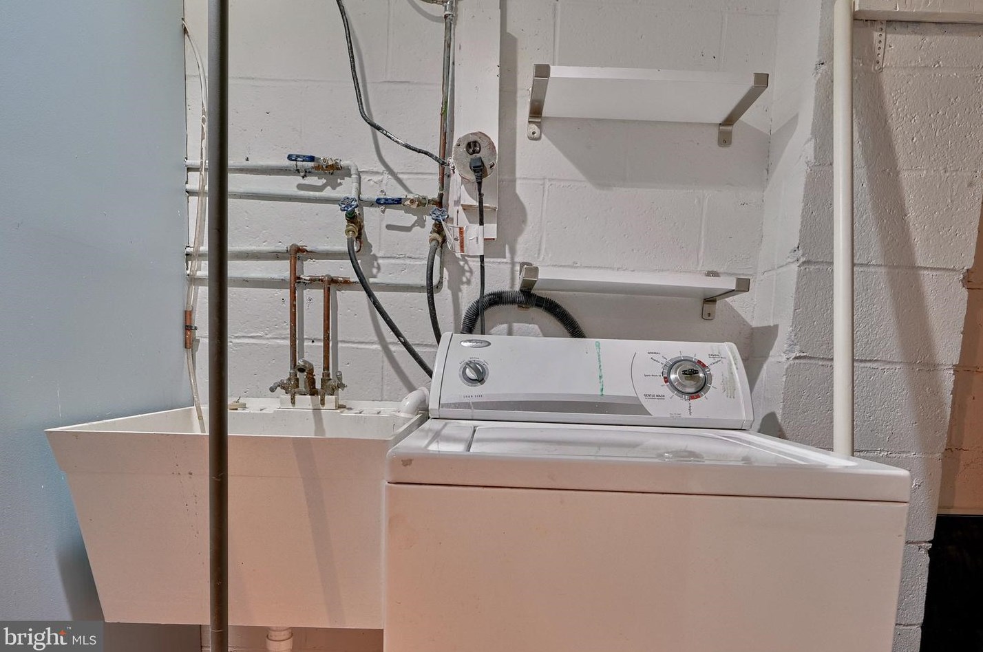 219 Stanmore Rd, Baltimore MD  21212-1135 exterior