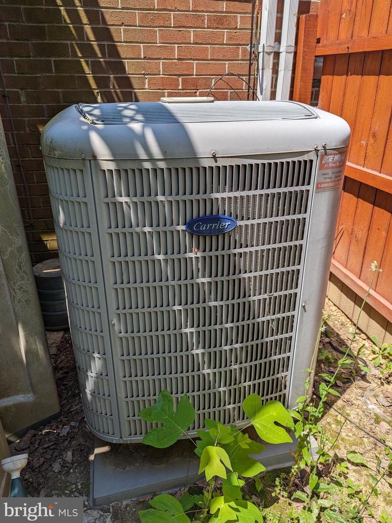 3688 Double Rock Ln, Baltimore MD  21234-4223 exterior