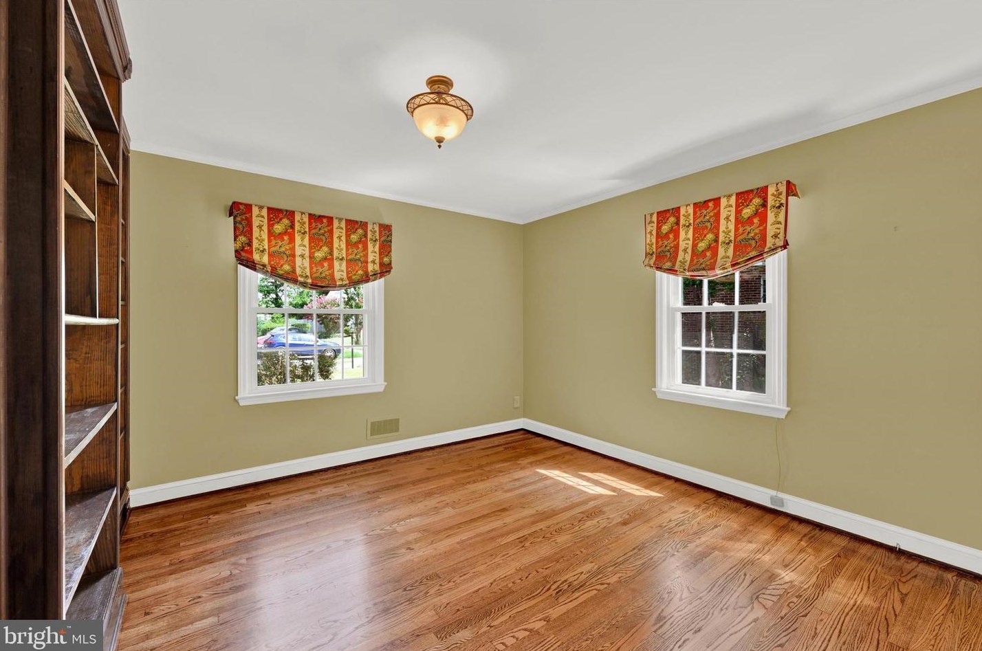 311 Linden Ave, Baltimore MD 21227-2449 exterior