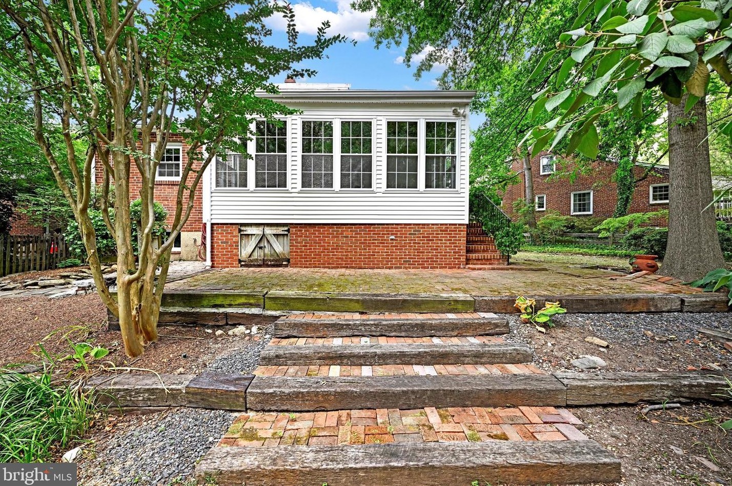 311 Linden Ave, Baltimore MD 21227-2449 exterior