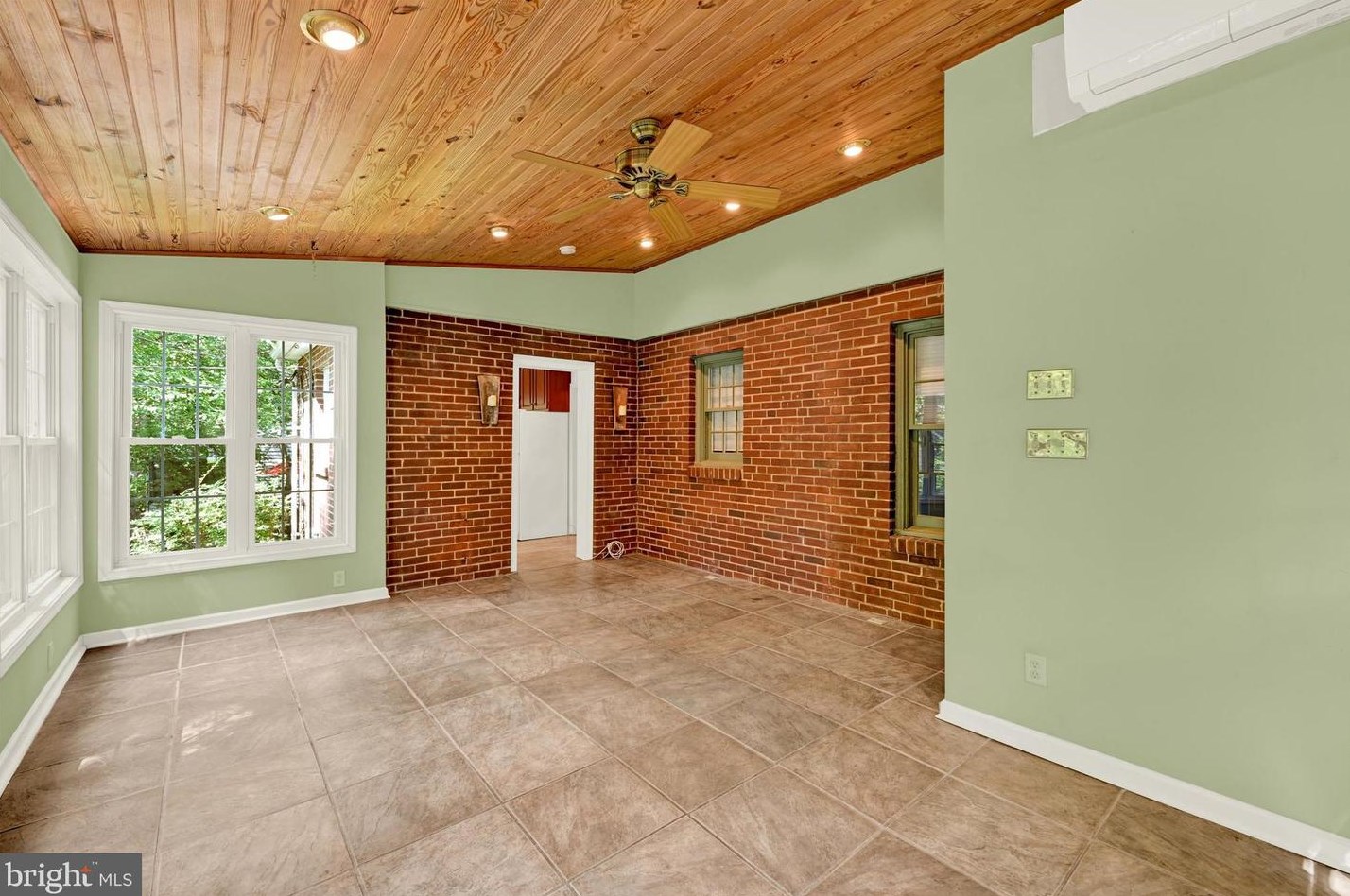 311 Linden Ave, Baltimore MD 21227-2449 exterior