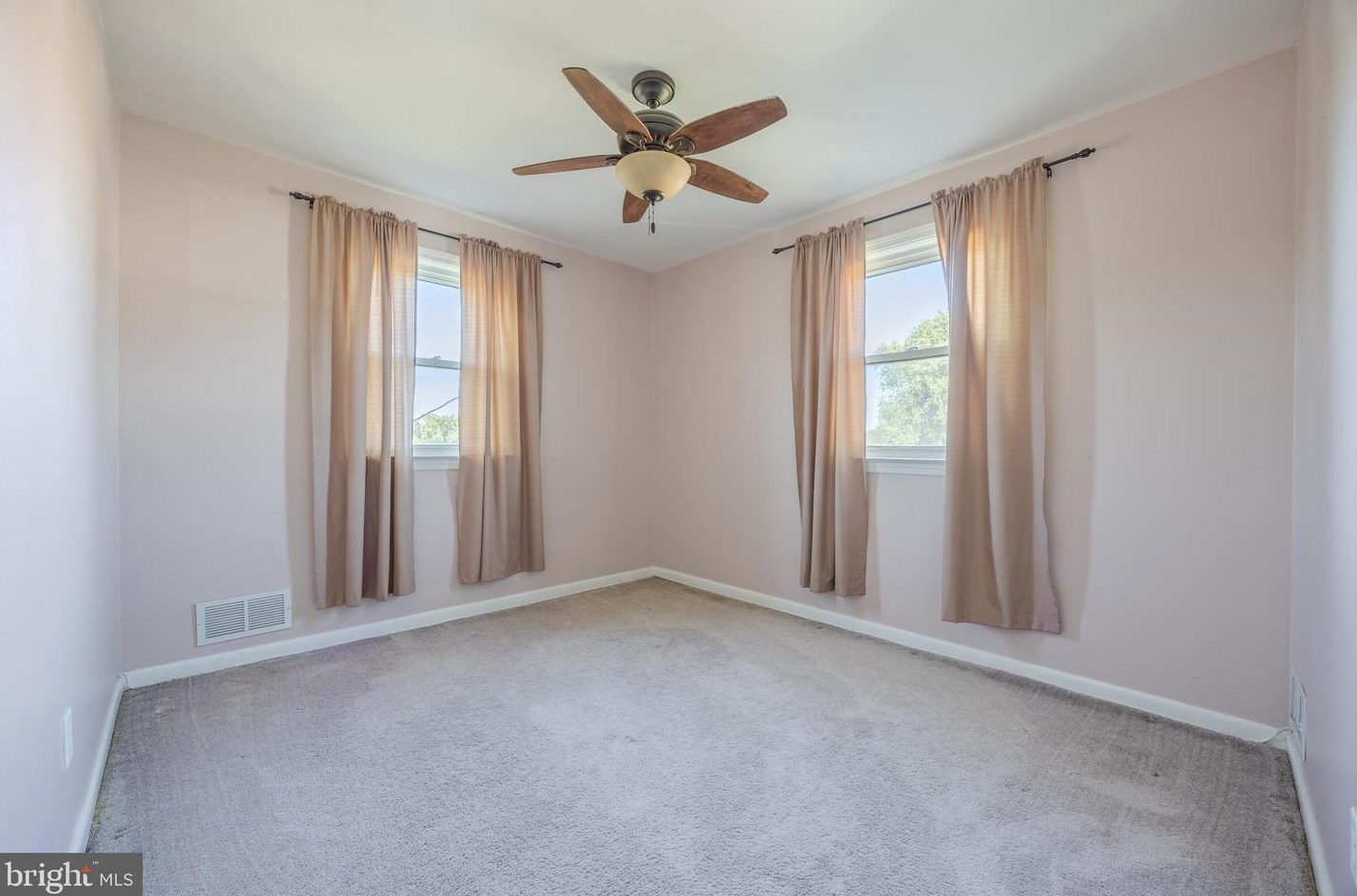 302 Elinor Ave, Baltimore MD  21236-4215 exterior