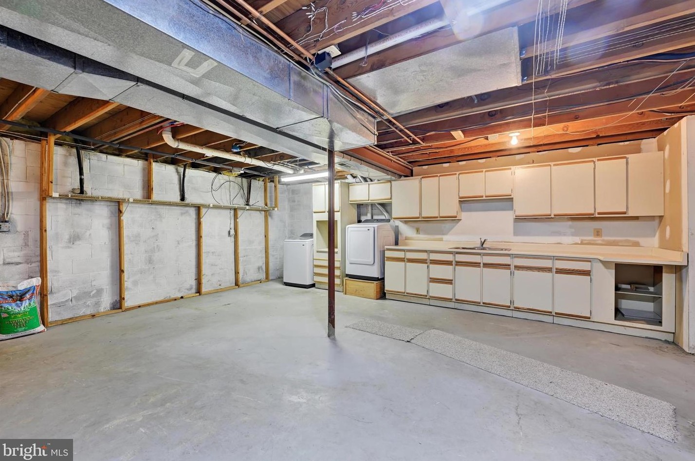 9746 Magledt Rd, Baltimore MD  21234-1822 exterior