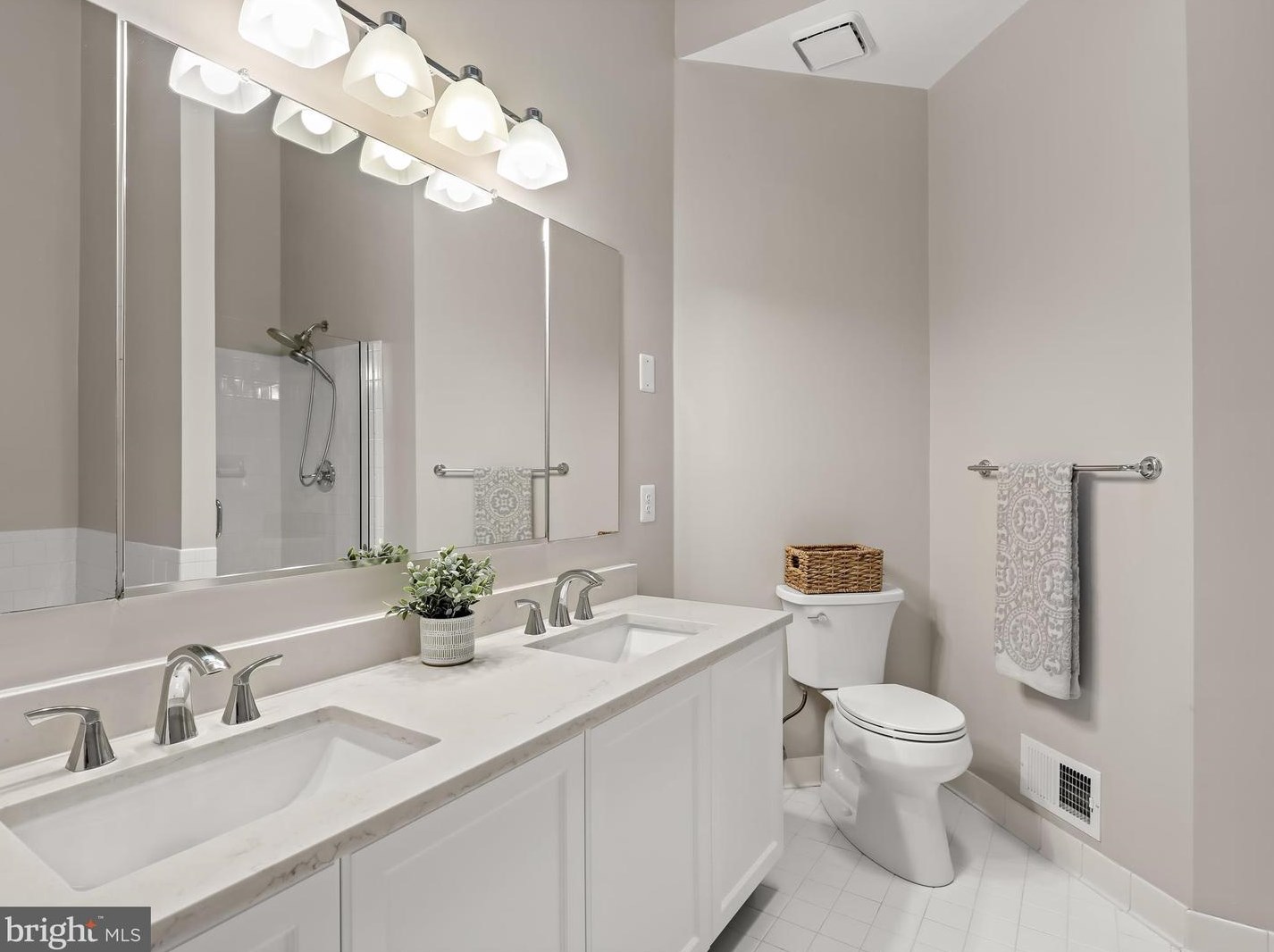 17 Stridesham Ct, Baltimore MD  21209-5301 exterior