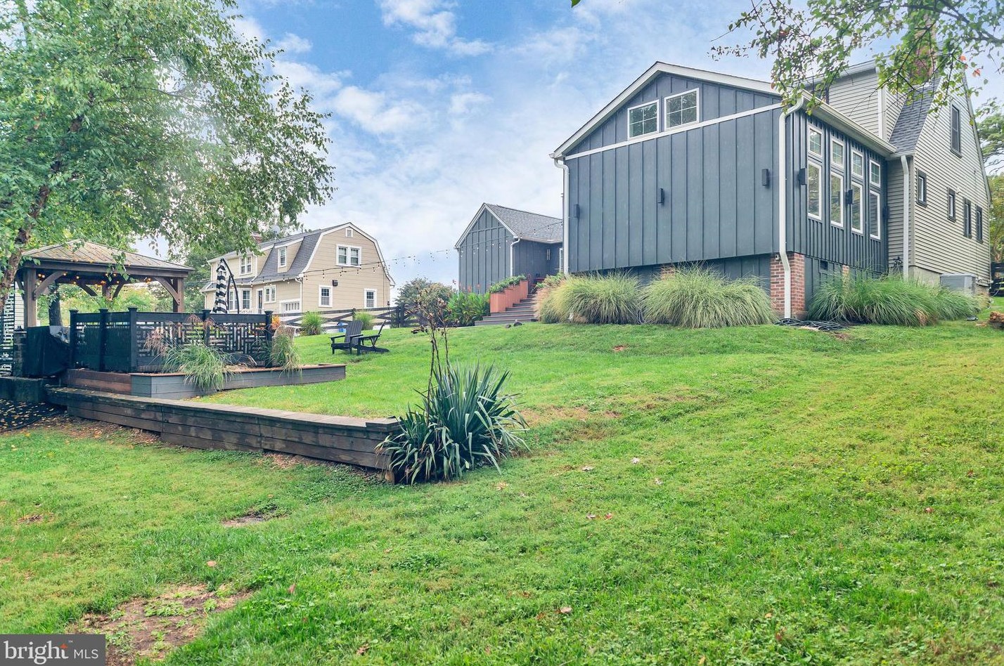 1005 Francis Ave, Baltimore MD 21227-3911 exterior