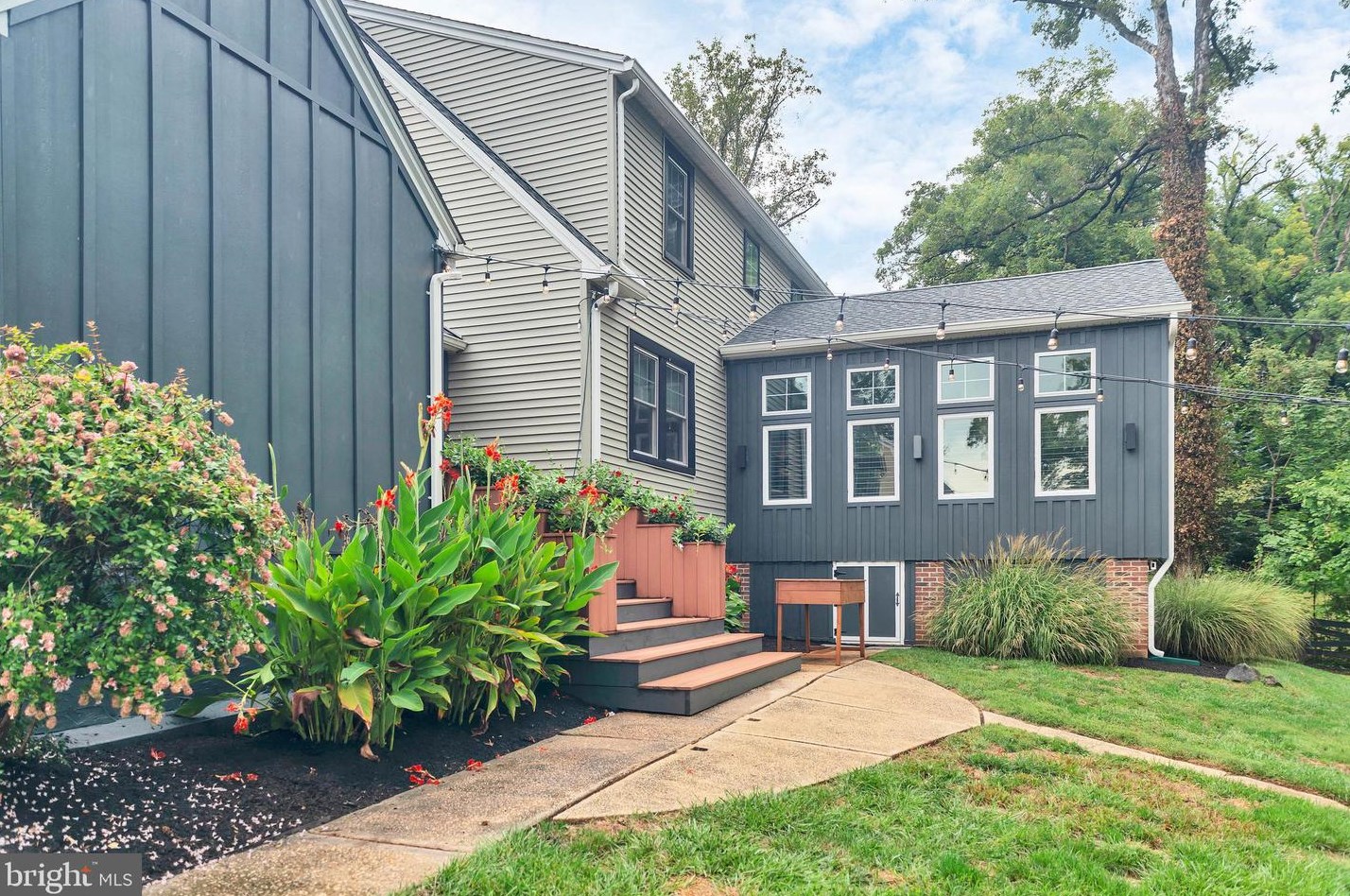 1005 Francis Ave, Baltimore MD 21227-3911 exterior