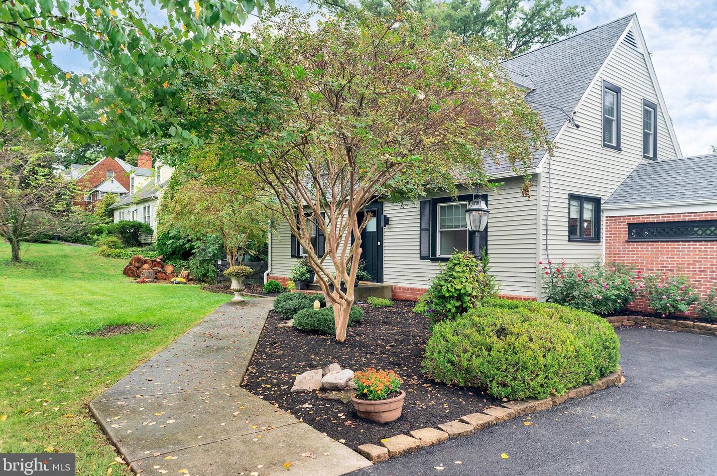 1005 Francis Ave, Baltimore MD 21227-3911 exterior