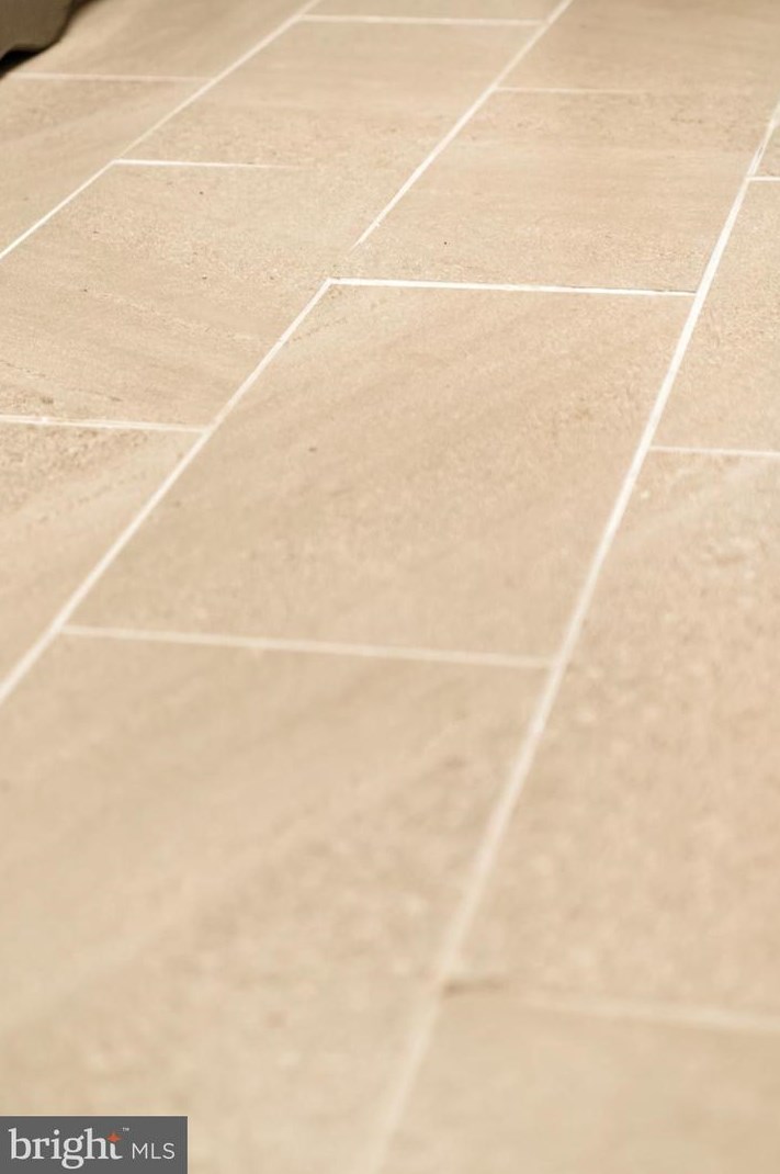 1005 Francis Ave, Baltimore MD 21227-3911 exterior