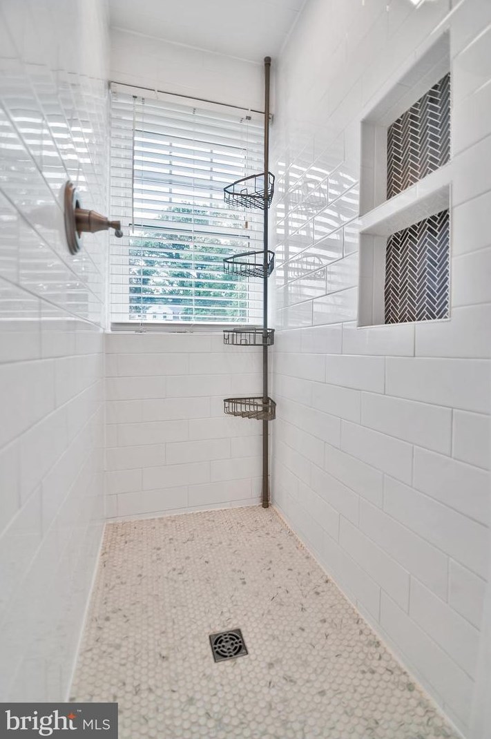 1005 Francis Ave, Baltimore MD 21227-3911 exterior