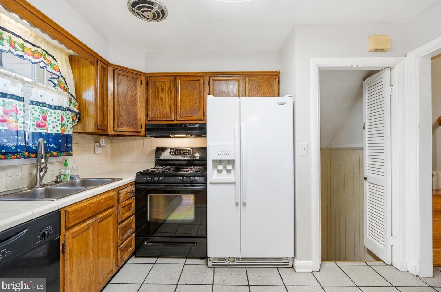 8342 Merrymount Dr, Baltimore MD  21244-2242 exterior