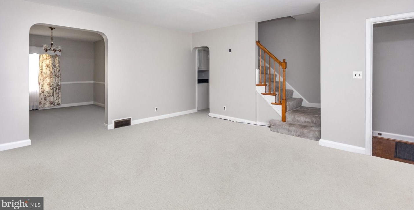 8139 Pleasant Plains Rd, Baltimore, MD 21286-8325