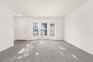 22 Royalty Cir, Owings Mills, MD 21117 - Photo 6