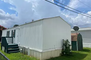 12 Cardinal Ln, Essex, MD 21221 - Photo 2