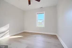 212 N Marlyn Ave, Essex, MD 21221 - Photo 26