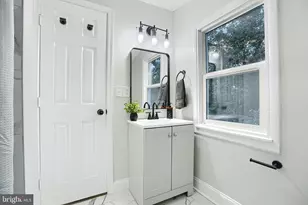 2 Sidewell Ct, Baltimore, MD 21221 - Photo 32