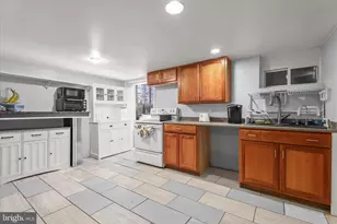 2813 Oak Grove, Lansdowne, MD 21227 - Photo 16