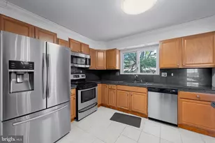 7 Bromwell Ct, Cockeysville, MD 21030 - Photo 16