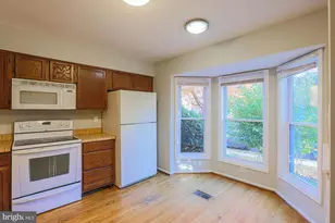 8 Greenshire Ln, Owings Mills, MD 21117 - Photo 8