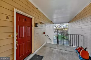 2 Tyler Falls Ct, Baltimore, MD 21209 - Photo 2