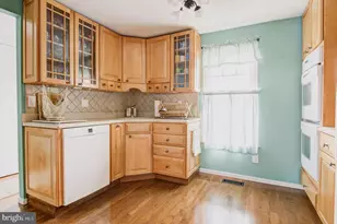 144 E Orange Ct, Parkville, MD 21234 - Photo 4