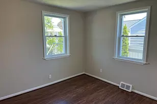 308 Pinewood Rd, Baltimore, MD 21222 - Photo 12