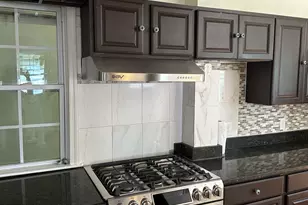 308 Pinewood Rd, Baltimore, MD 21222 - Photo 4