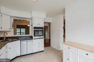 27 Faraday Dr, Lutherville Timonium, MD 21093 - Photo 10