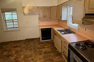 323 3rd Ave, Baltimore, MD 21227 - Photo 12