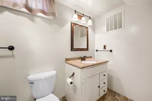 2112 Suburban Greens Dr, Lutherville Timonium, MD 21093 - Photo 34