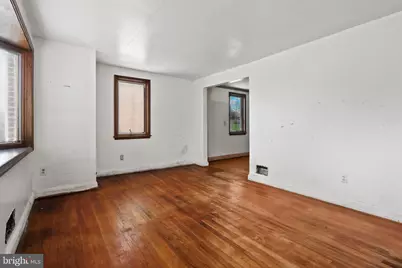 409 Oak Court, Baltimore, MD 21228 - Photo 4